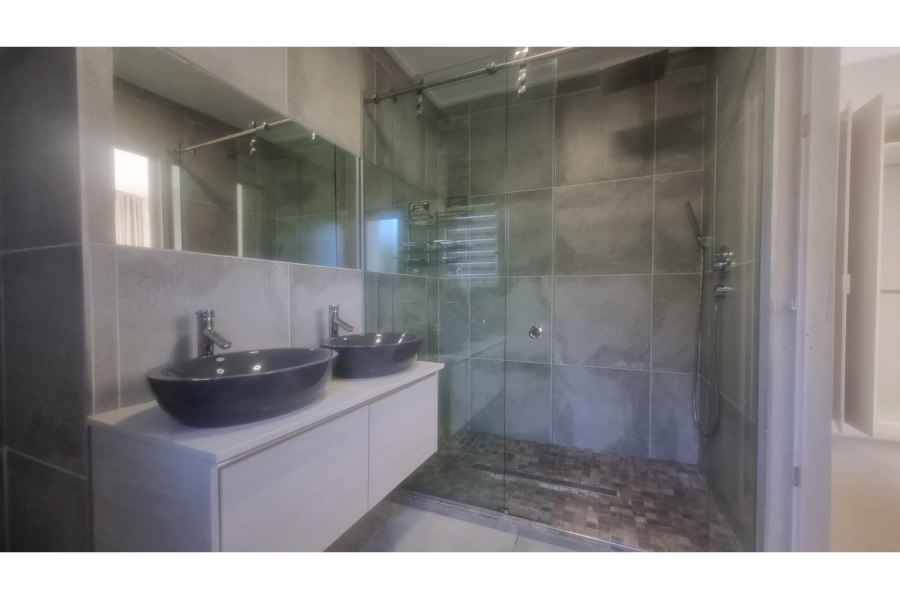 To Let 3 Bedroom Property for Rent in Kingswood Golf Estate Western Cape